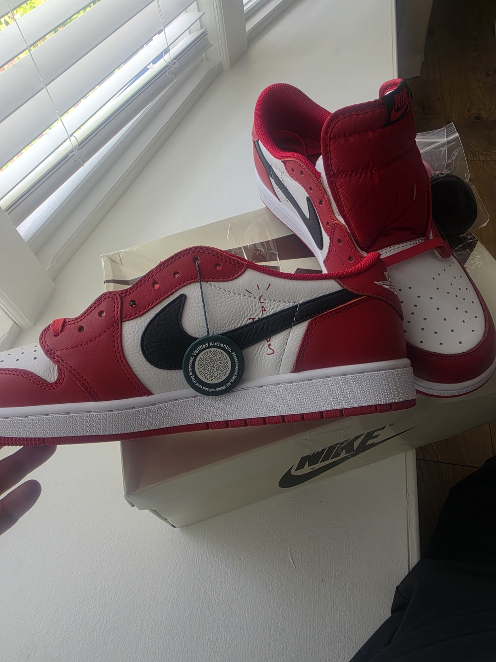 Travis Scoot x Nike Low-Top Sneakers in Red, White & Black - Picture 4 of 7